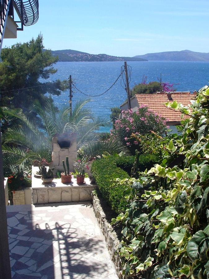 Apartments By The Sea Trogir - 11895 Eksteriør billede