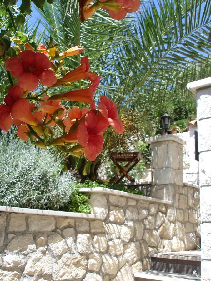 Apartments By The Sea Trogir - 11895 Eksteriør billede